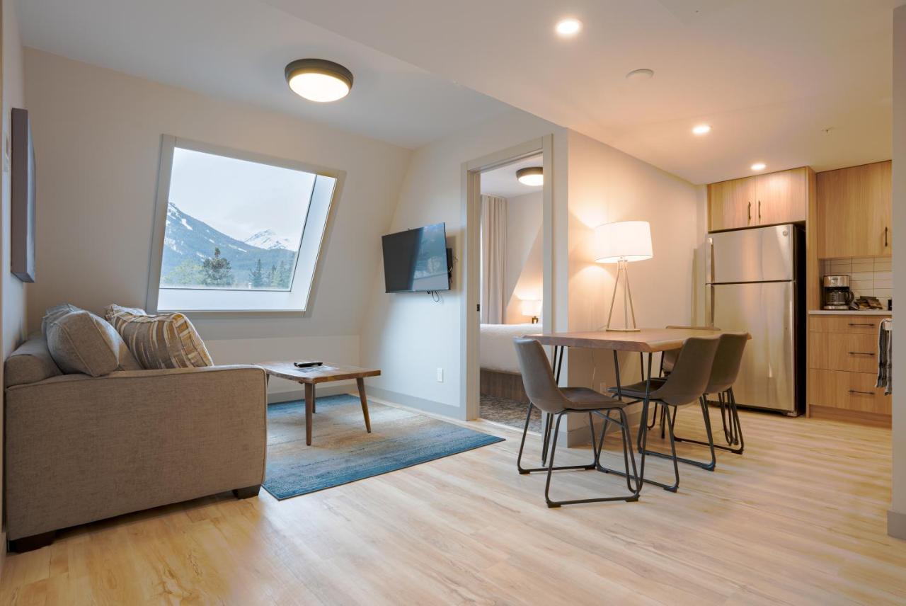 Basecamp Suites Banff Extérieur photo